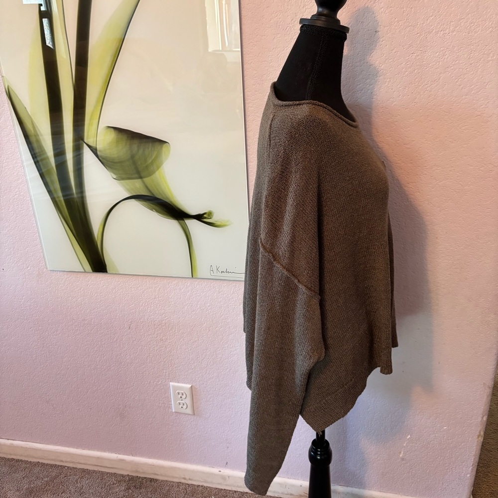 Sweater size M/L - Picture 2 of 5